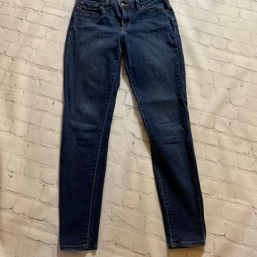 Levi’s 710 Super Skinny Jeans​